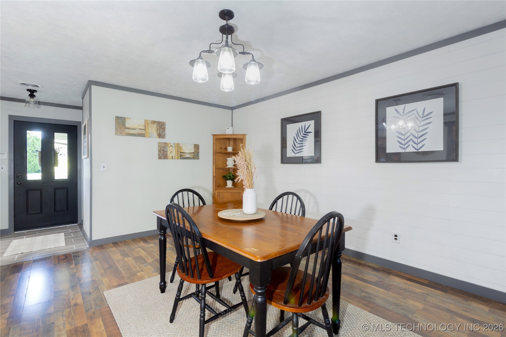 5040 E Creek Street Property Photo 9