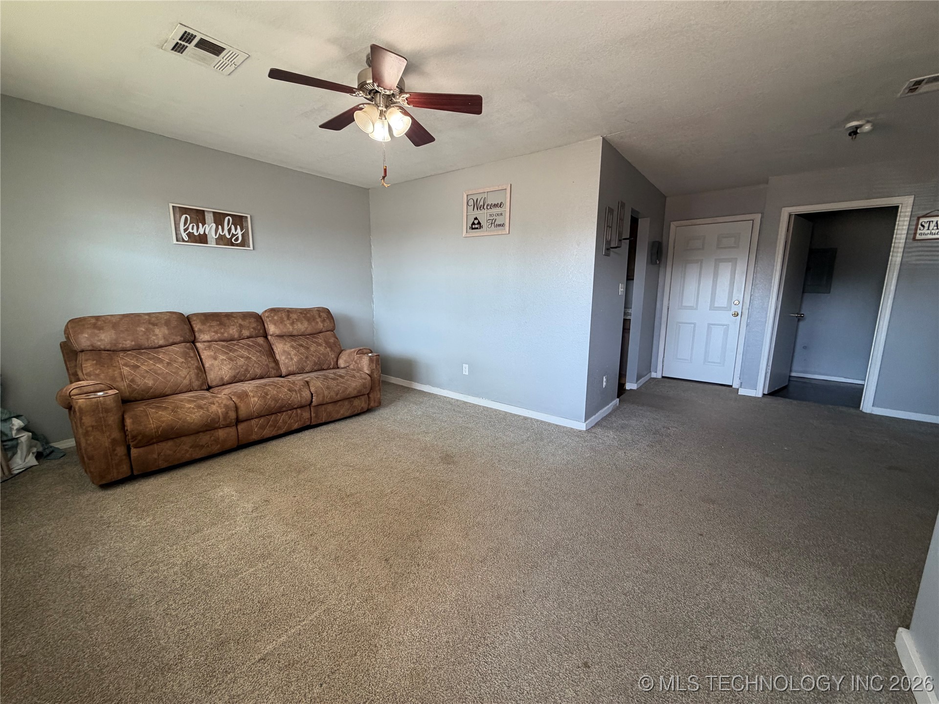 402 Elm Property Photo 5