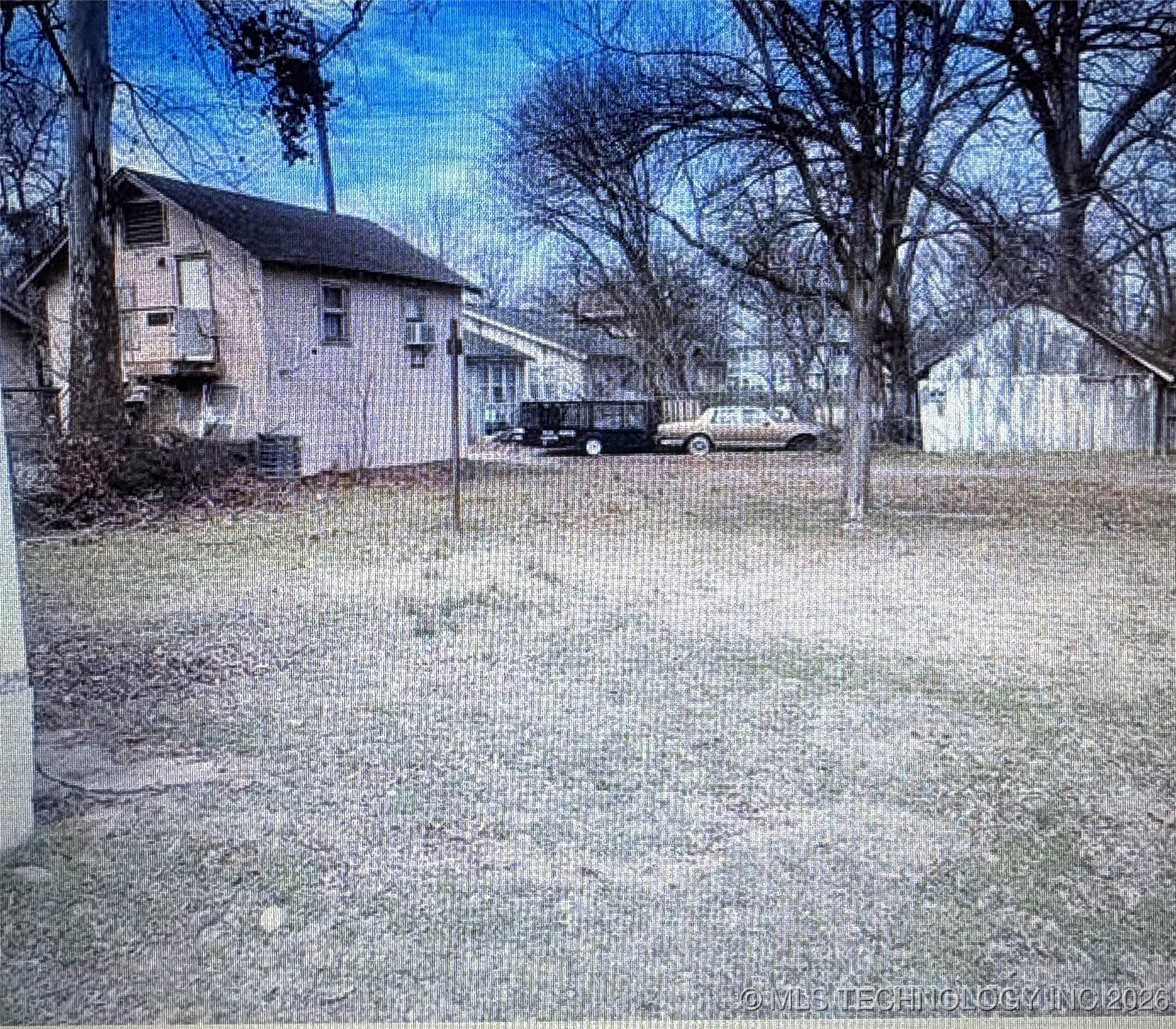 105 E 3rd Street Property Photo 4