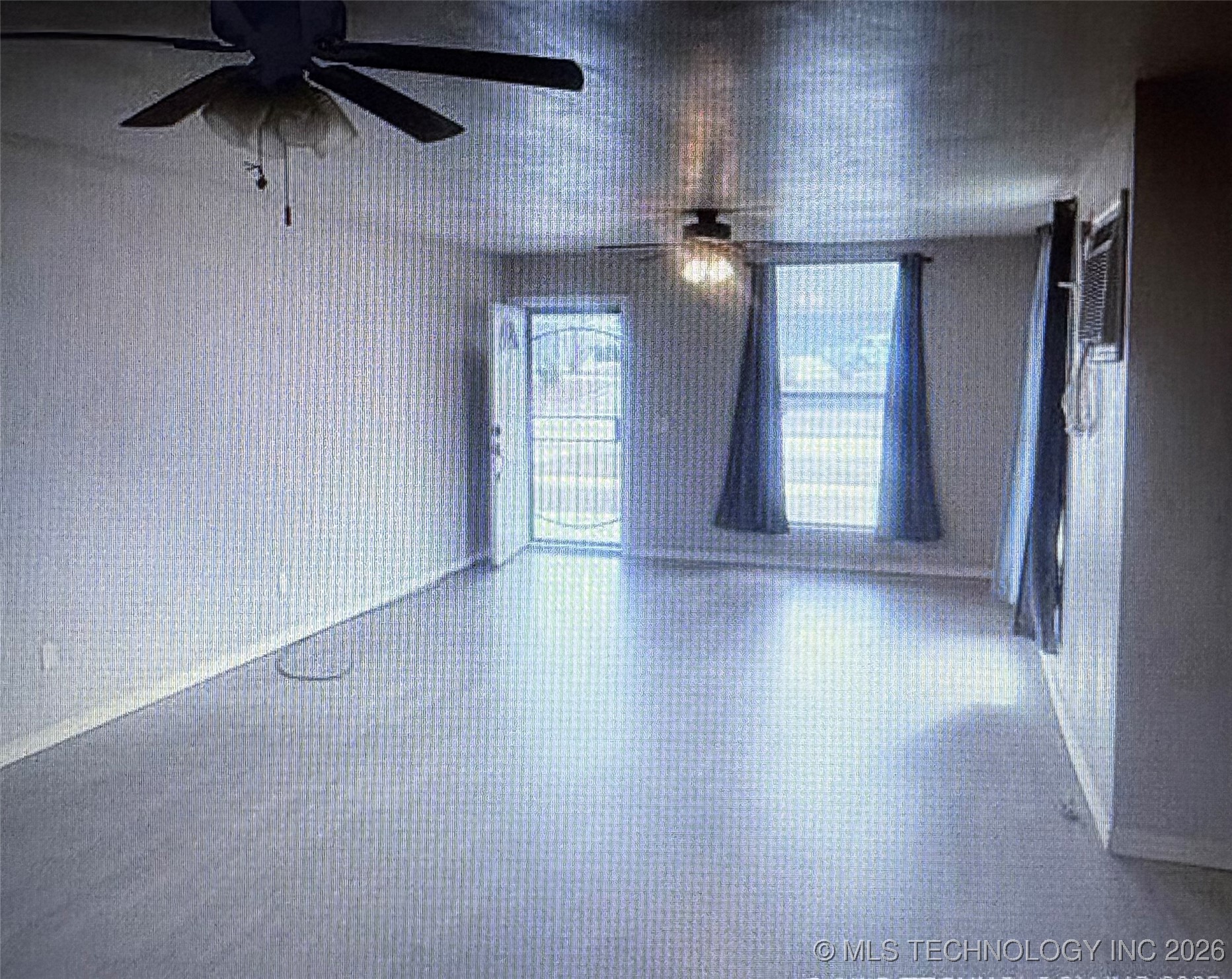 105 E 3rd Street Property Photo 5