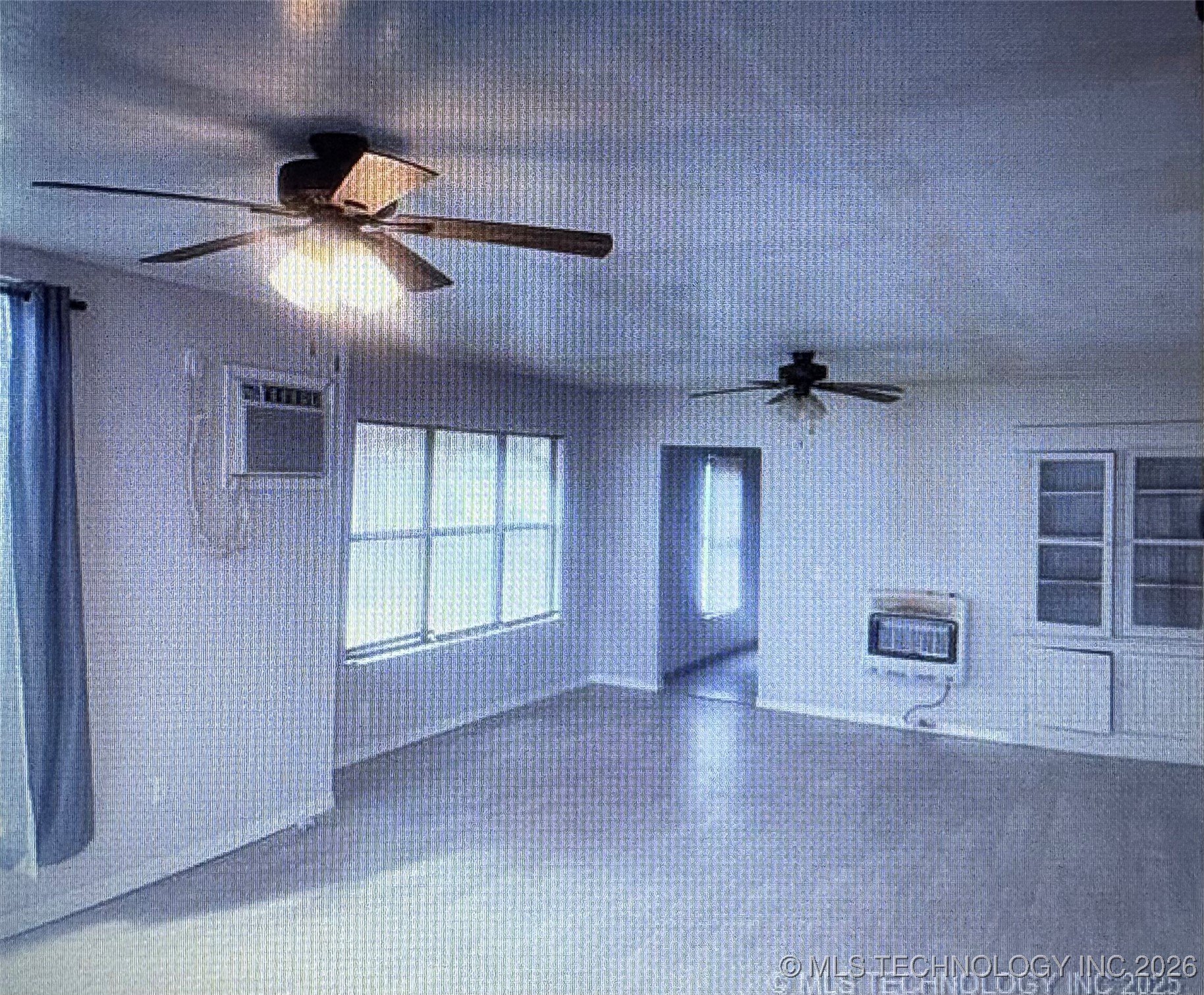 105 E 3rd Street Property Photo 6