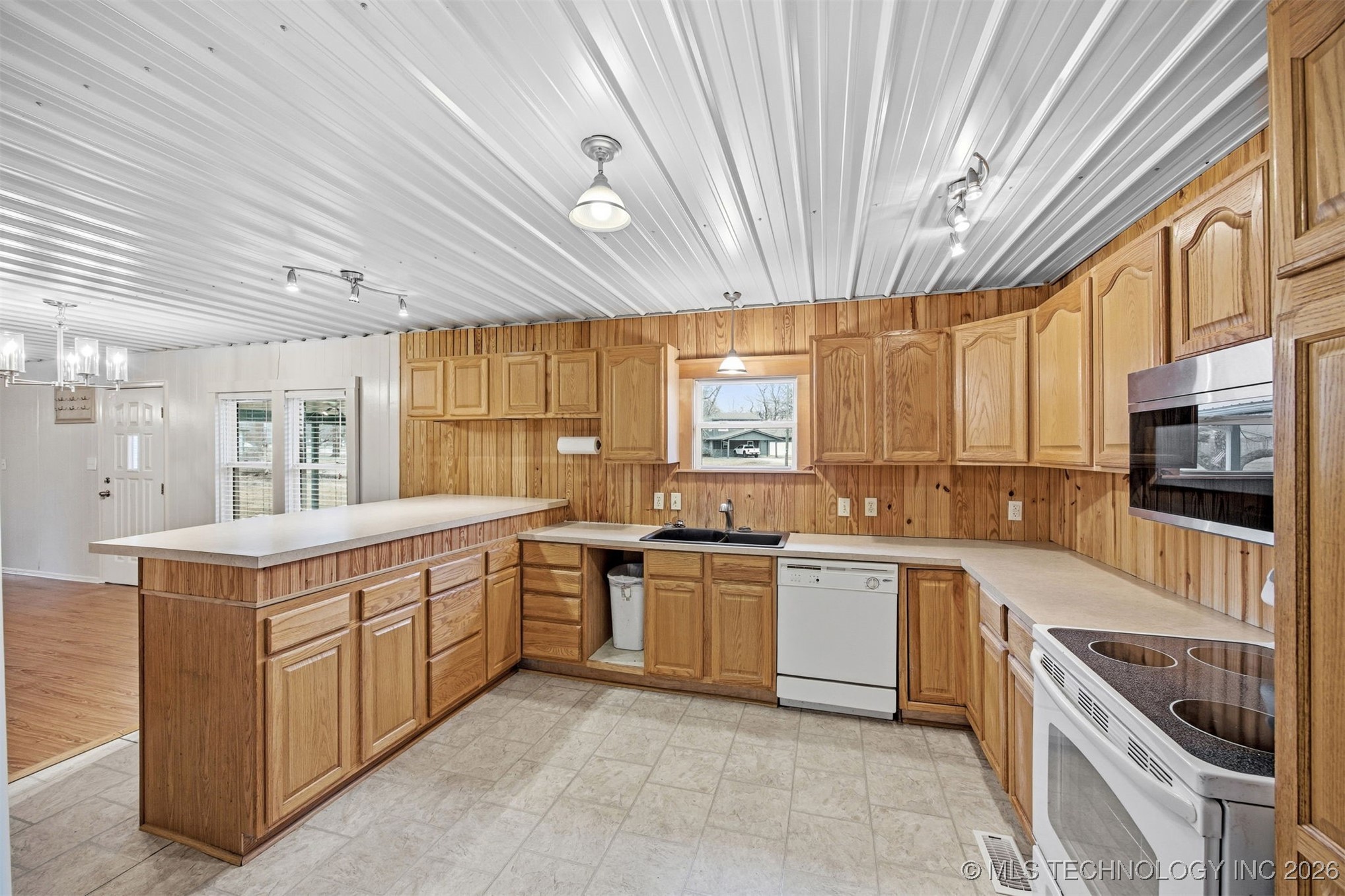 107 E Sequoyah Street Property Photo 10