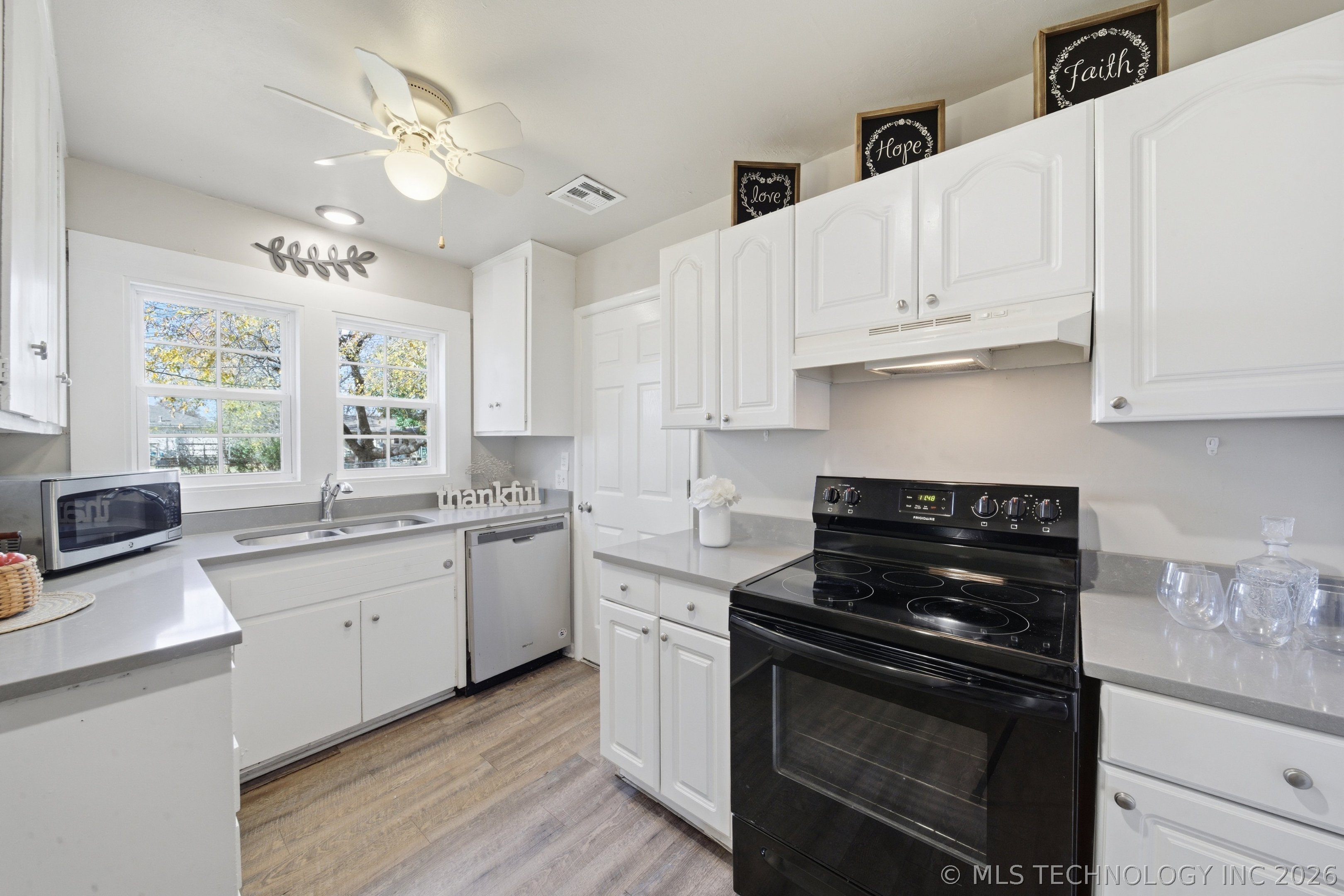 802 N Birch Street Property Photo 13