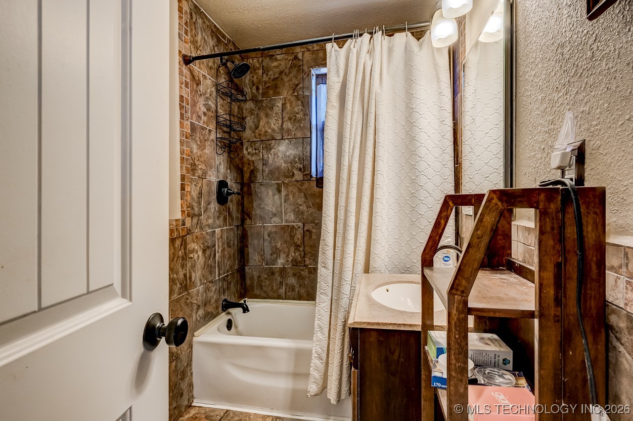 112 W First Street Property Photo 11