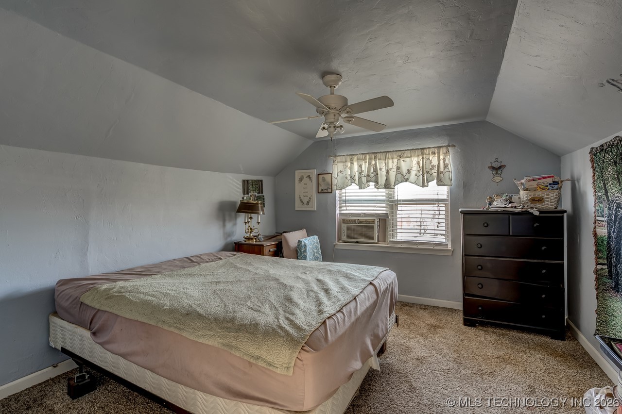 112 W First Street Property Photo 12