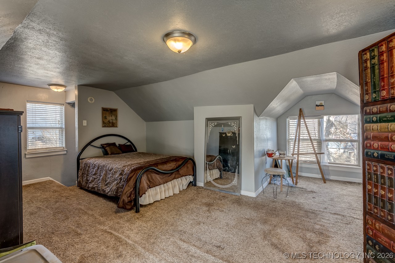 112 W First Street Property Photo 13