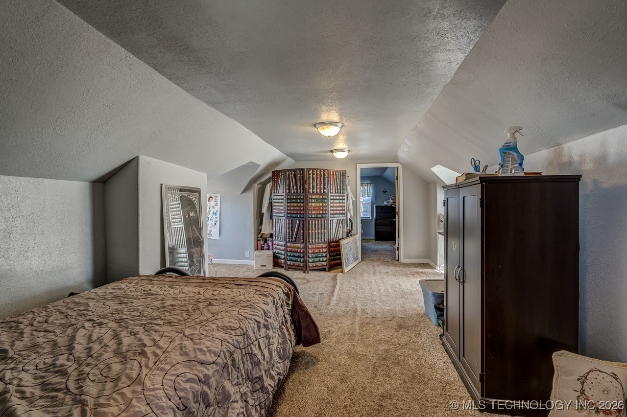 112 W First Street Property Photo 14