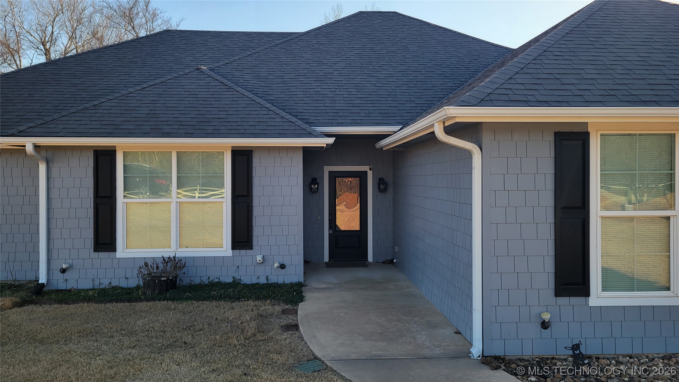 2407 E 18th Property Photo 5