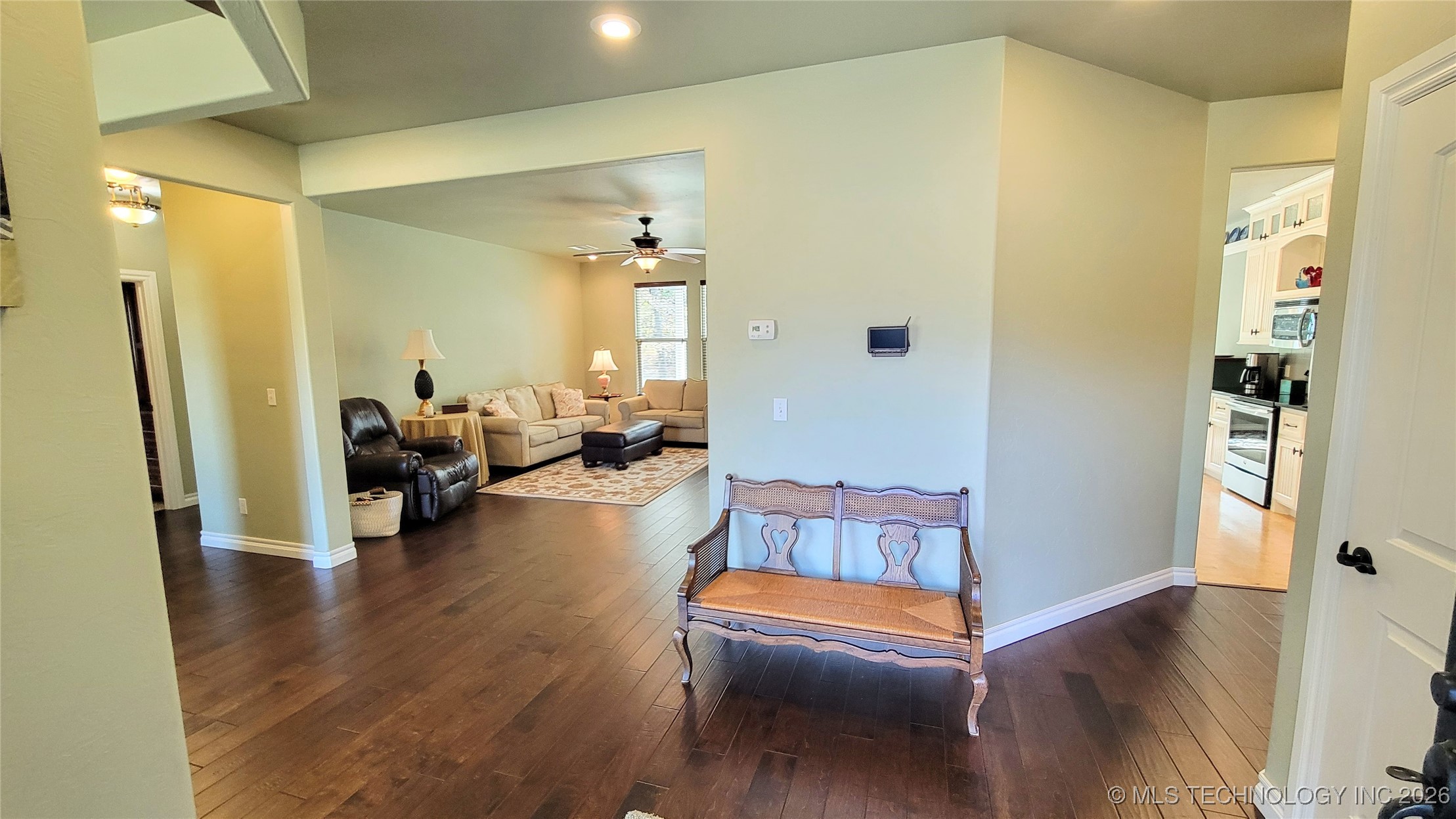 2407 E 18th Property Photo 6