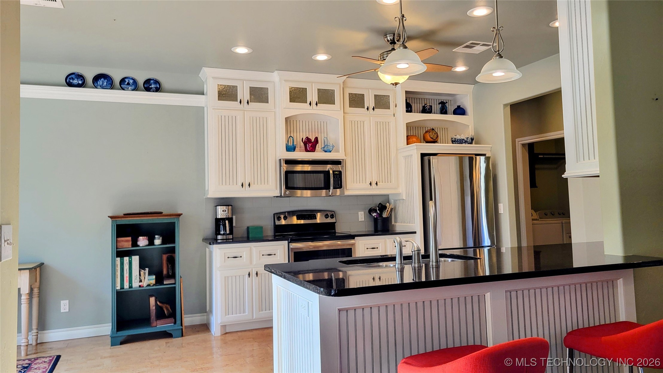 2407 E 18th Property Photo 12