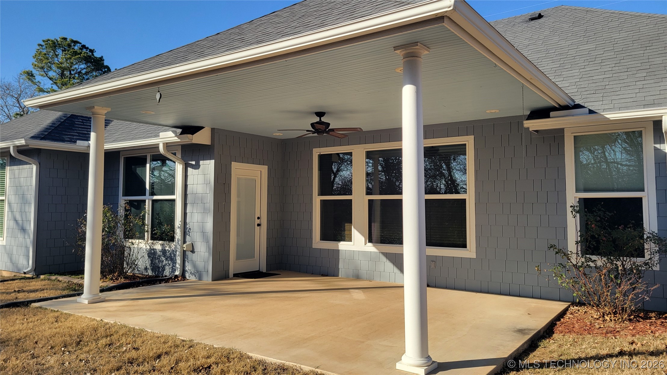 2407 E 18th Property Photo 21