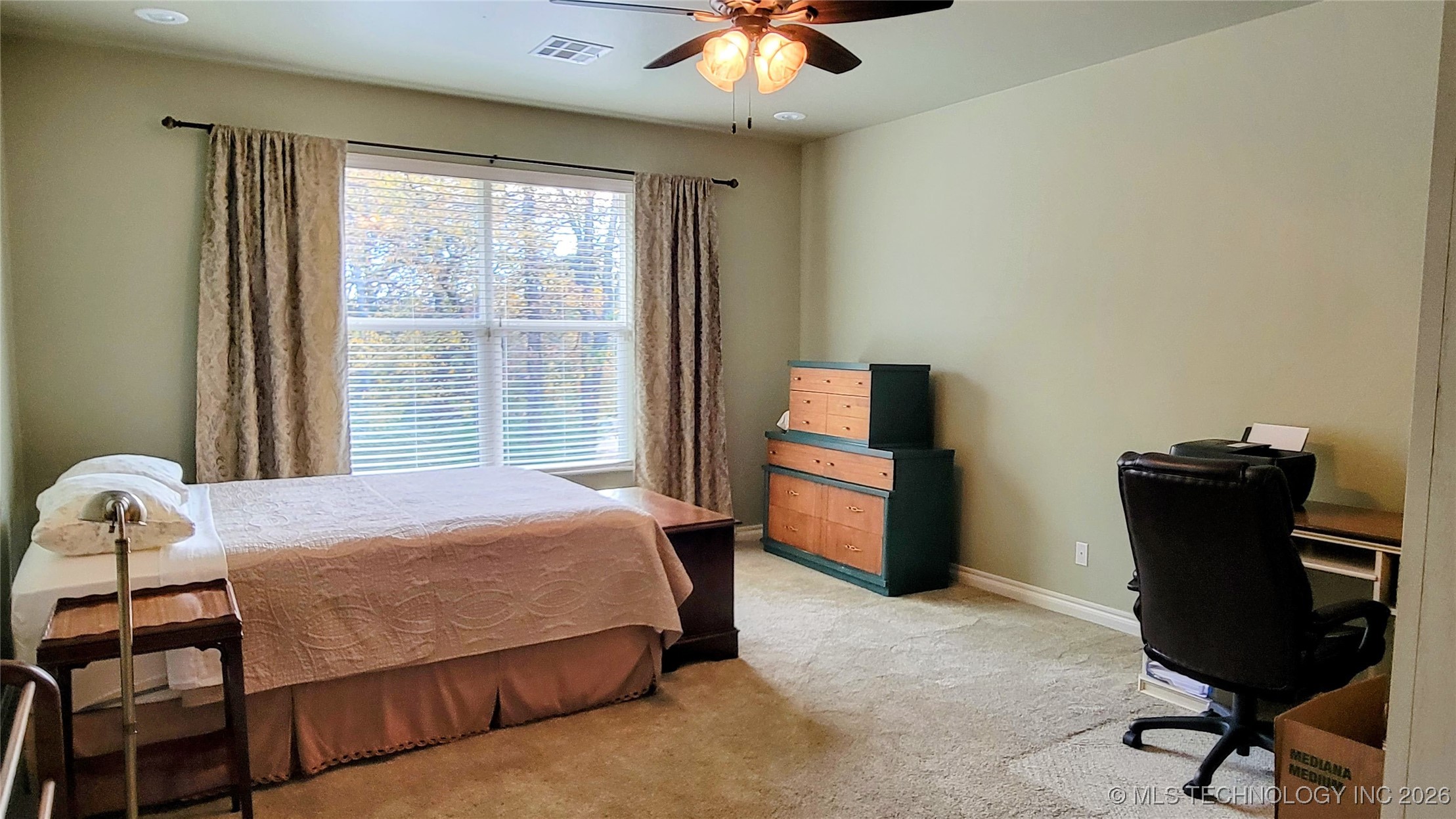 2407 E 18th Property Photo 24