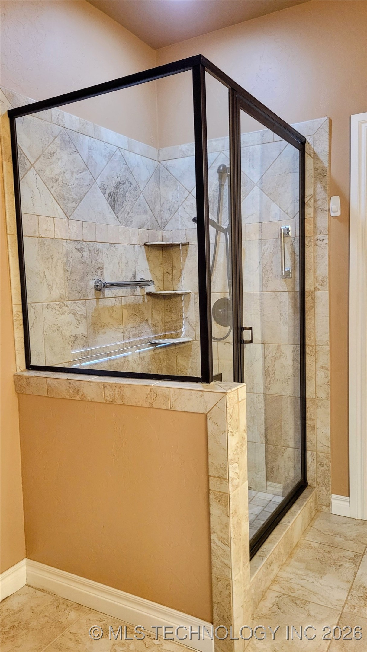 2407 E 18th Property Photo 27