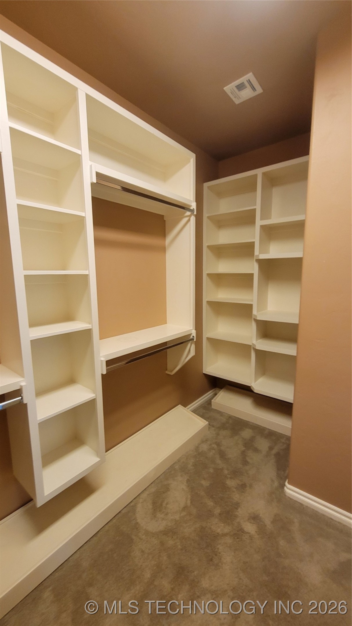 2407 E 18th Property Photo 30