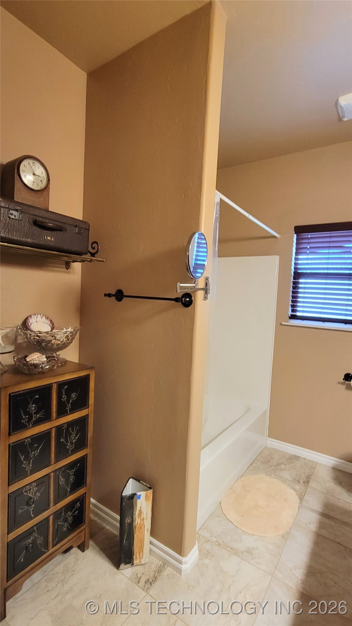 2407 E 18th Property Photo 35