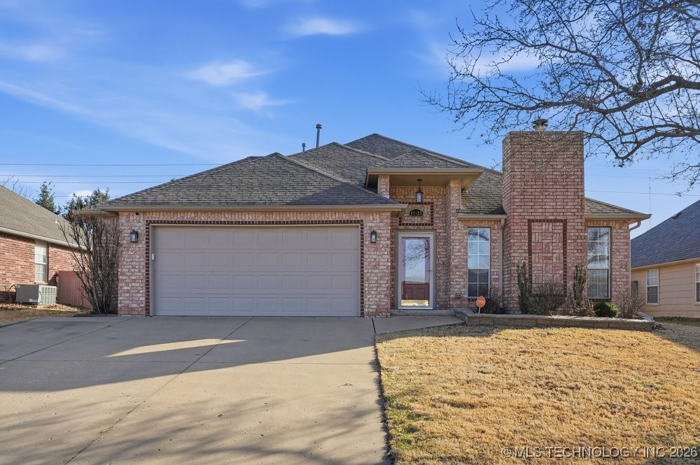 11523 S 105th Avenue E Property Photo 1