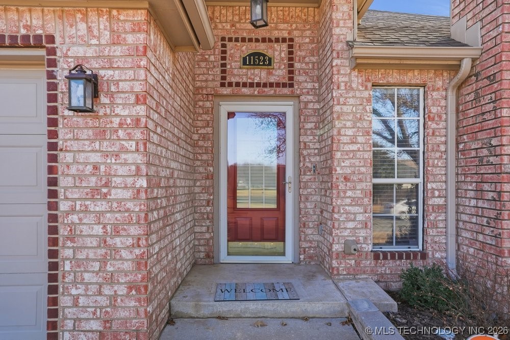 11523 S 105th Avenue E Property Photo 4