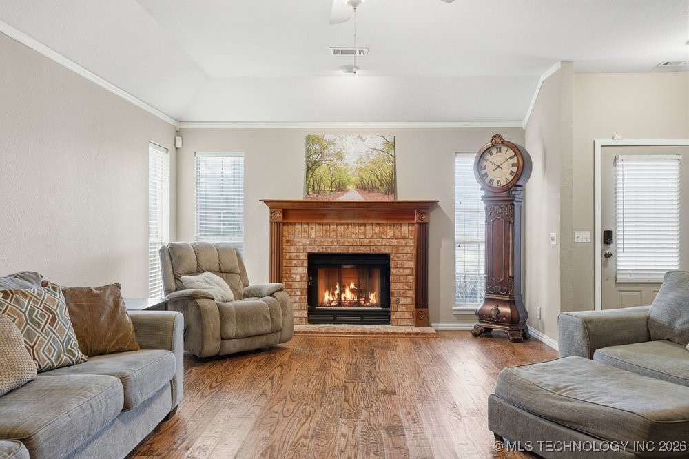 11523 S 105th Avenue E Property Photo 7