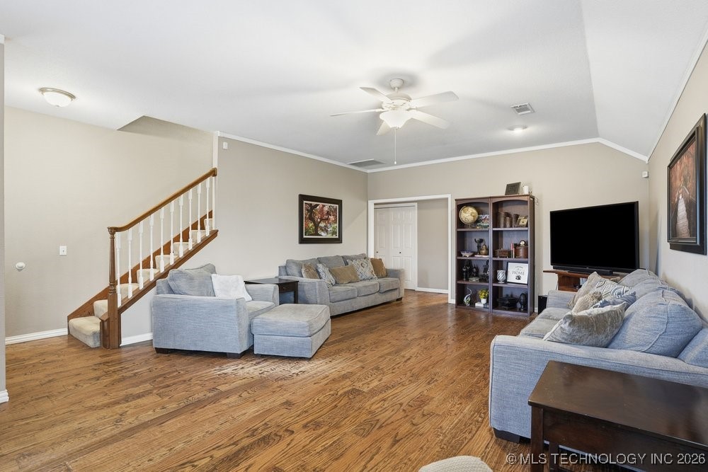 11523 S 105th Avenue E Property Photo 10