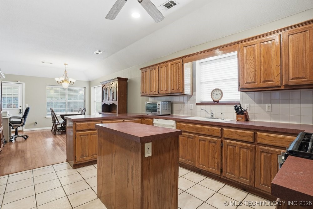 11523 S 105th Avenue E Property Photo 15