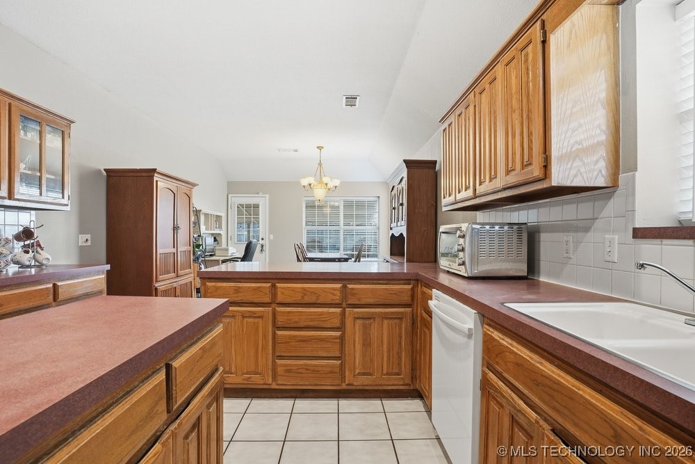 11523 S 105th Avenue E Property Photo 16