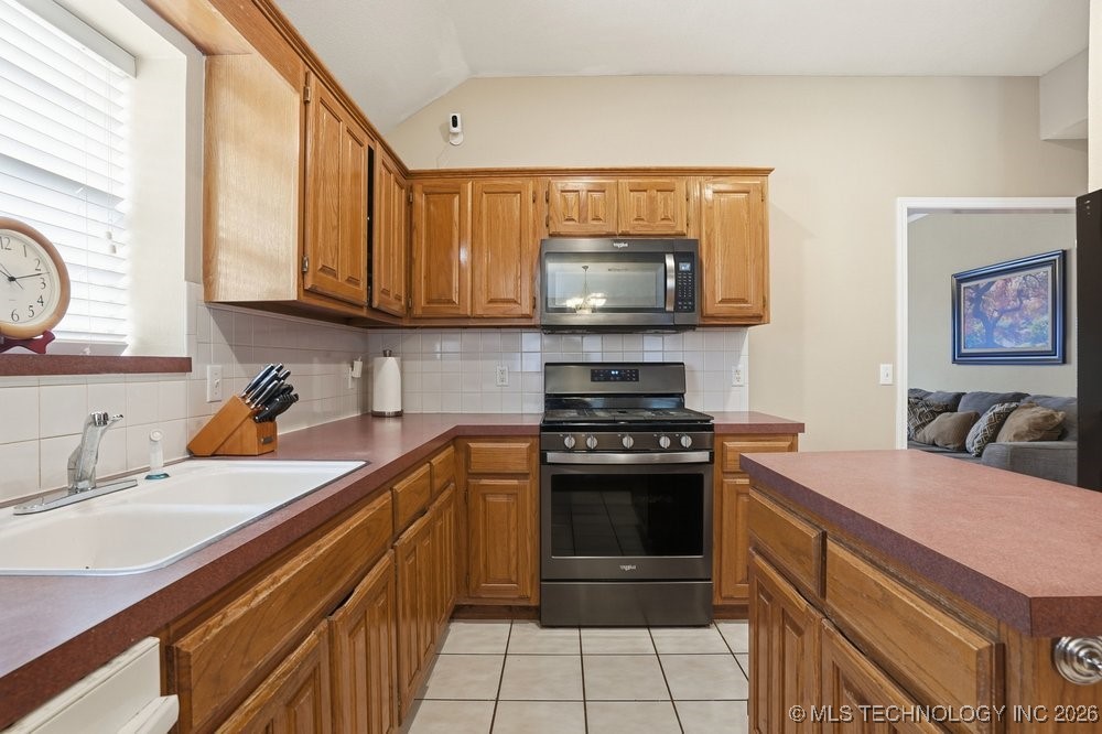 11523 S 105th Avenue E Property Photo 18