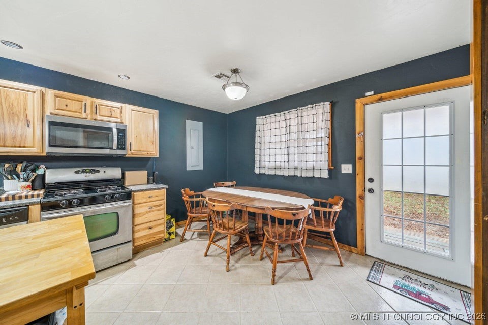 396 Cherokee Lane Property Photo 8