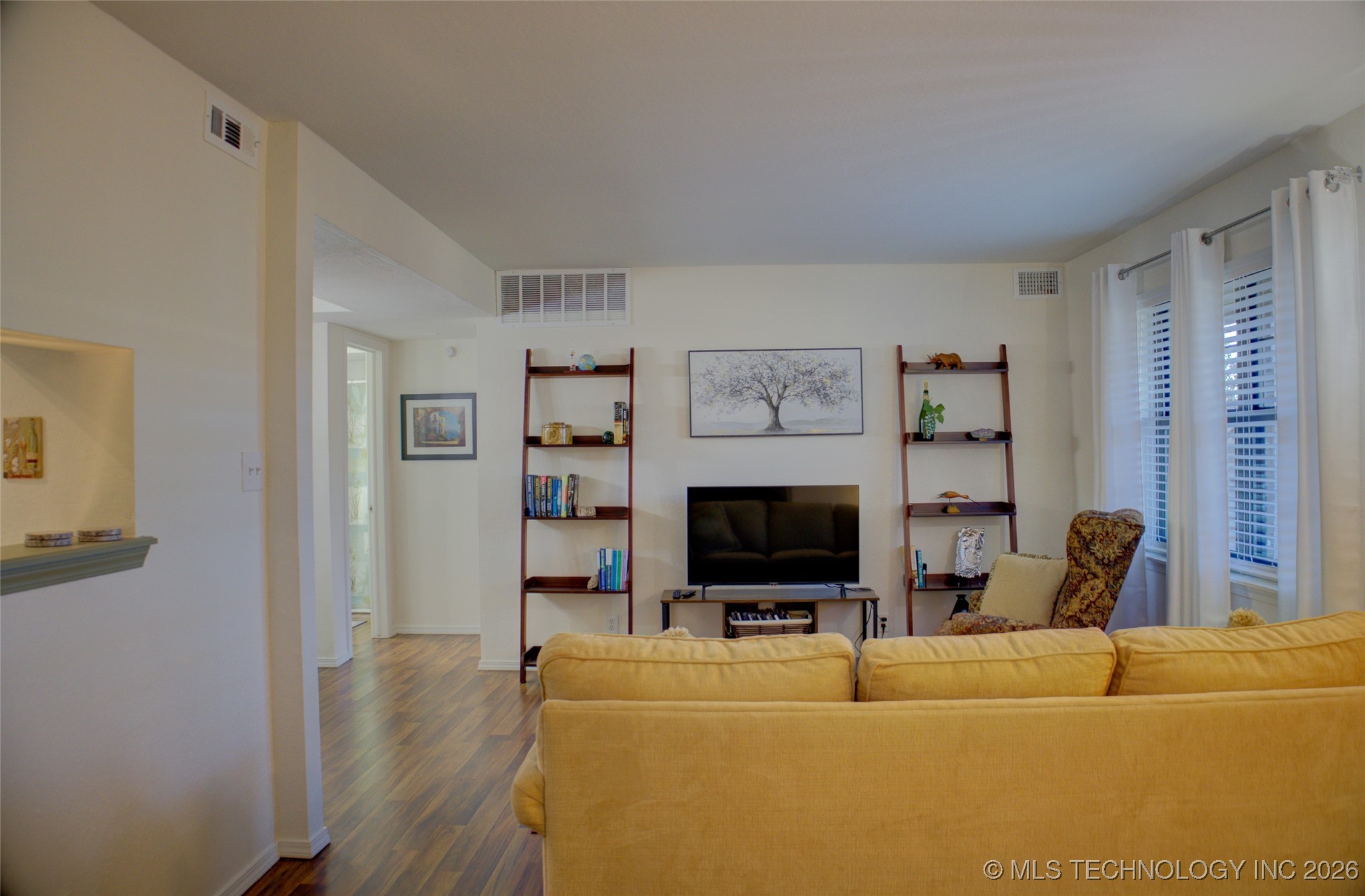 4711 E 93rd Court 25e Property Photo 8