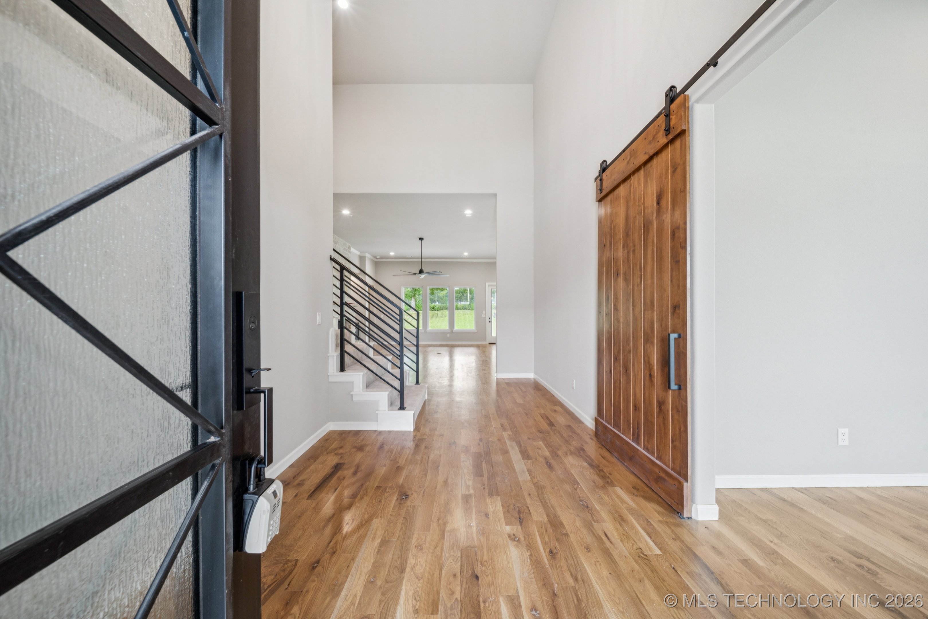 11260 S Fir Avenue Property Photo 4