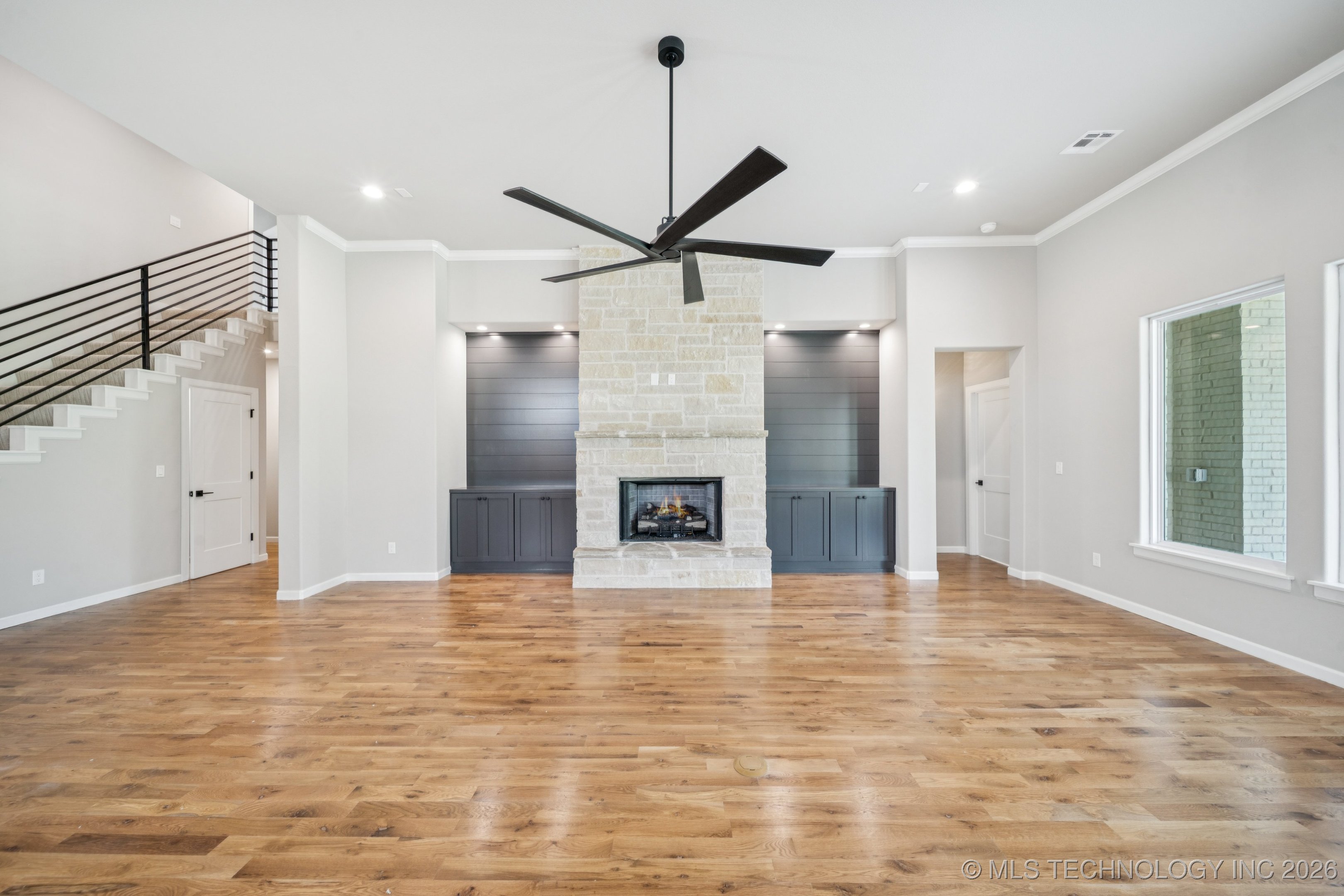 11260 S Fir Avenue Property Photo 12