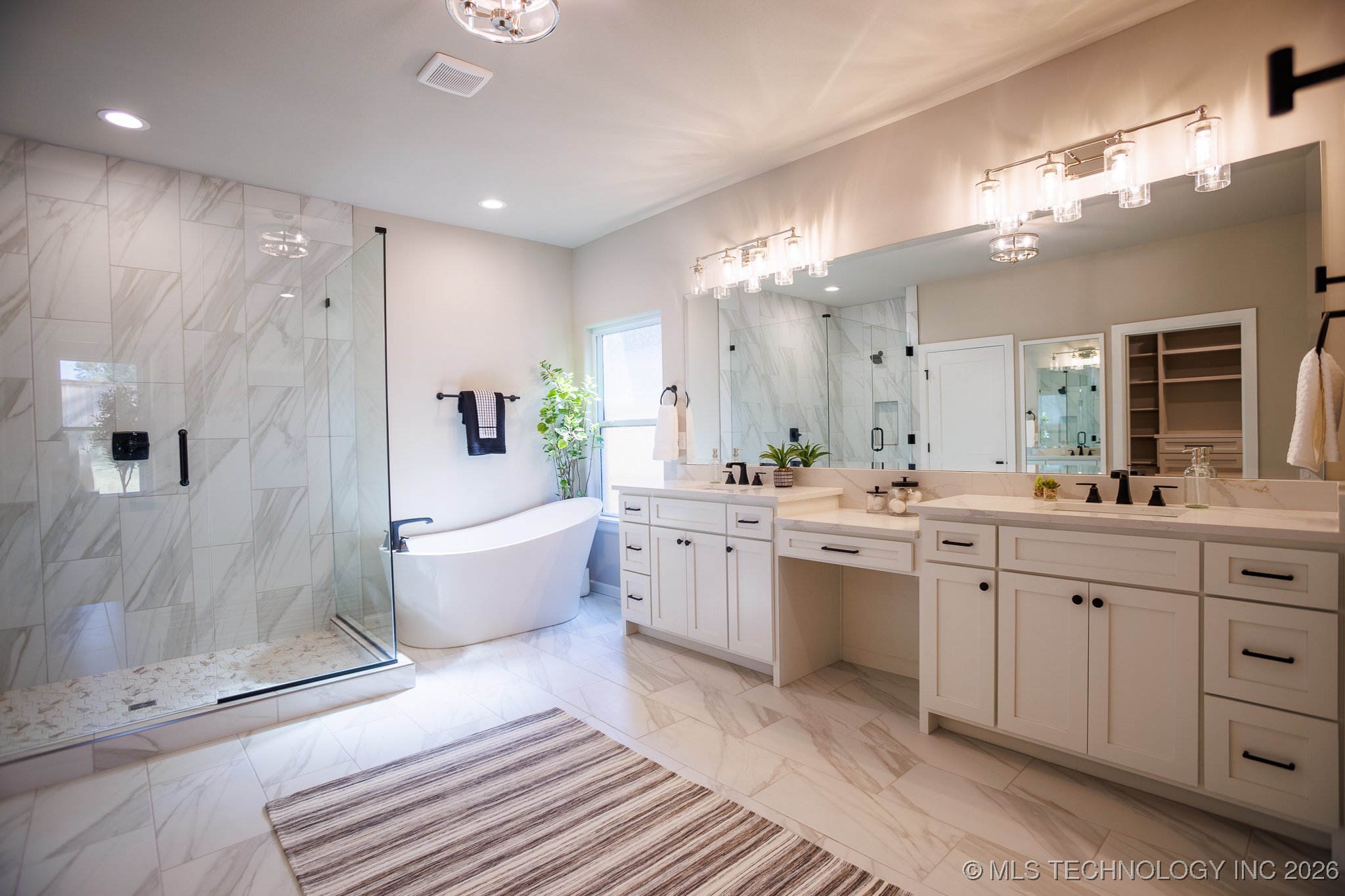 11260 S Fir Avenue Property Photo 28