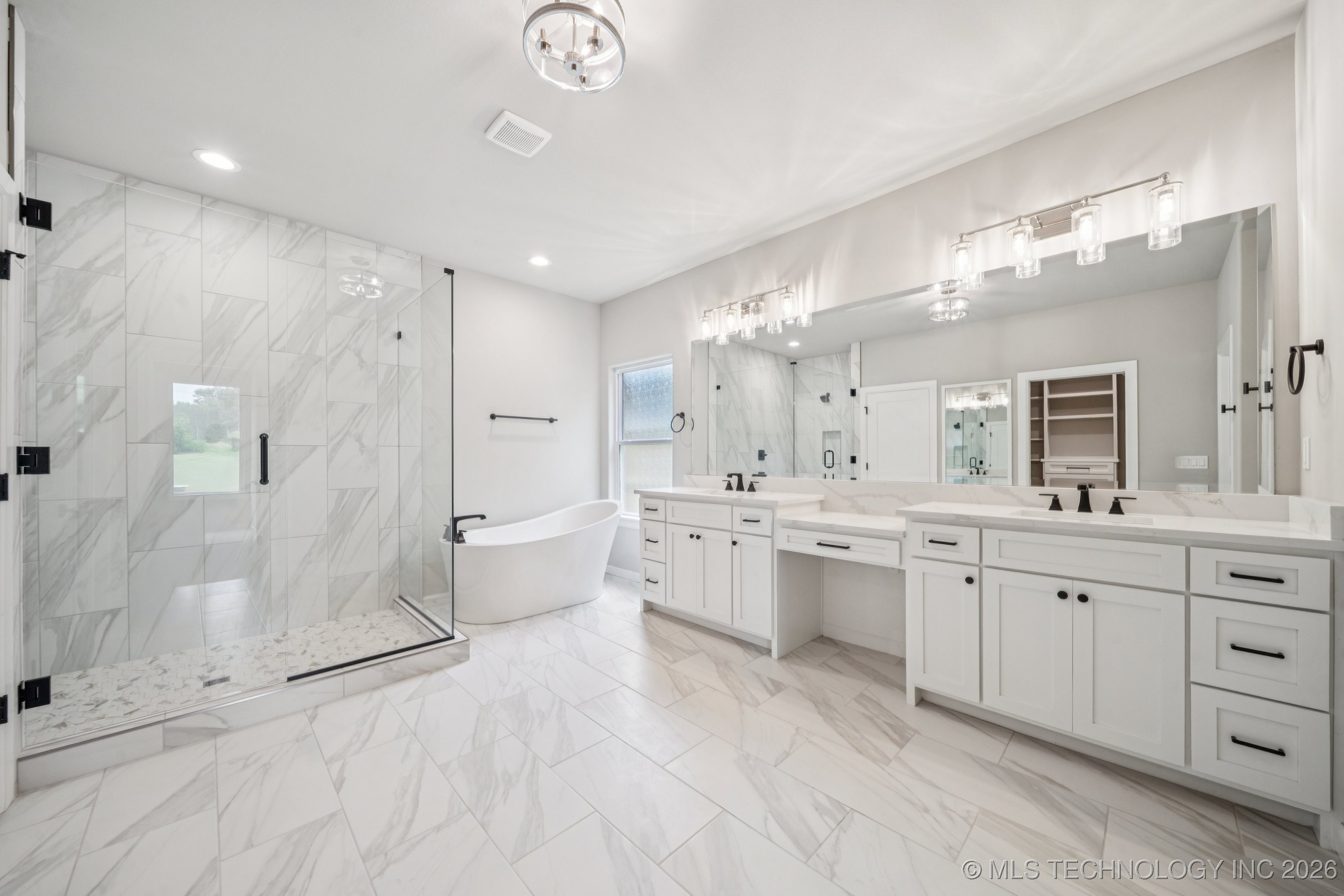 11260 S Fir Avenue Property Photo 31