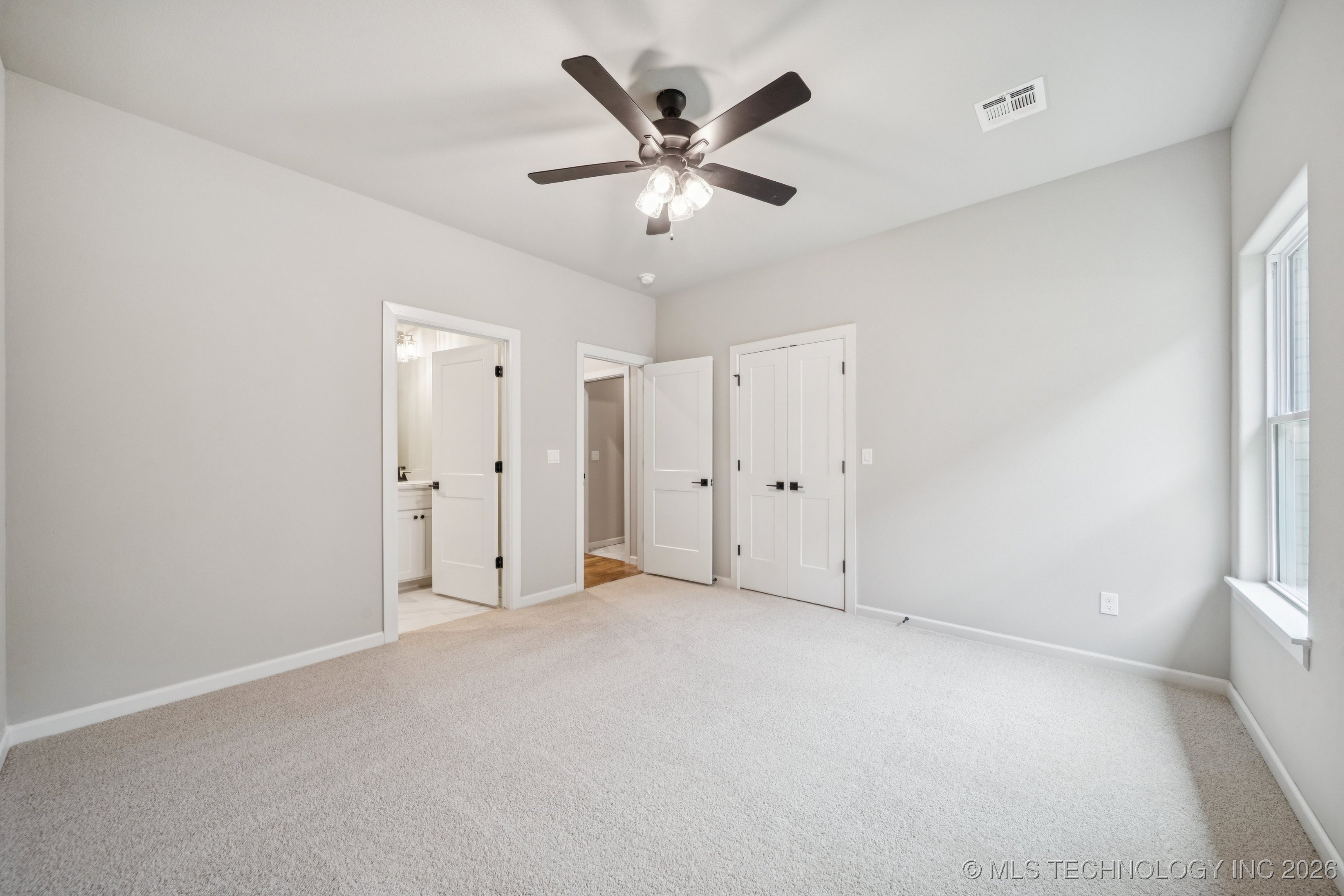 11260 S Fir Avenue Property Photo 32