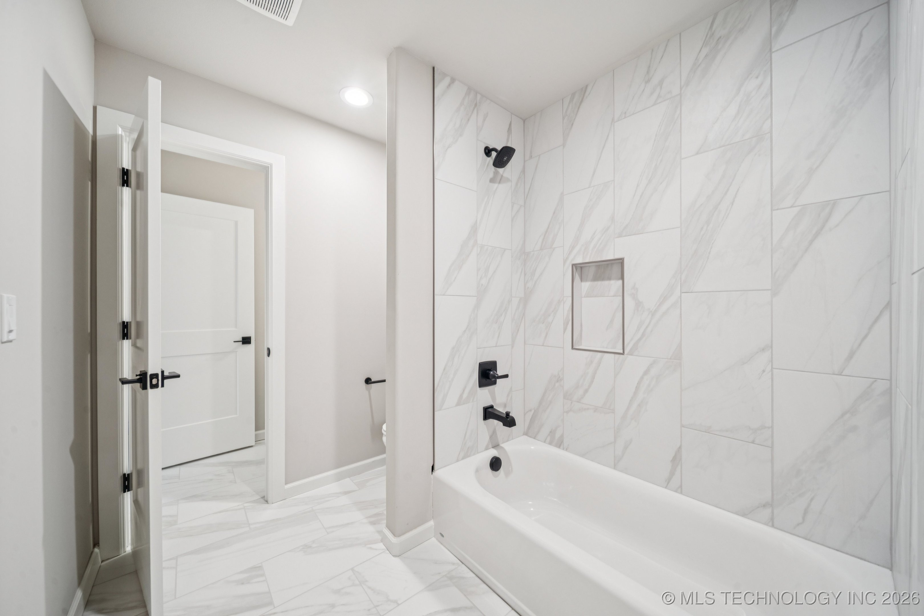 11260 S Fir Avenue Property Photo 38