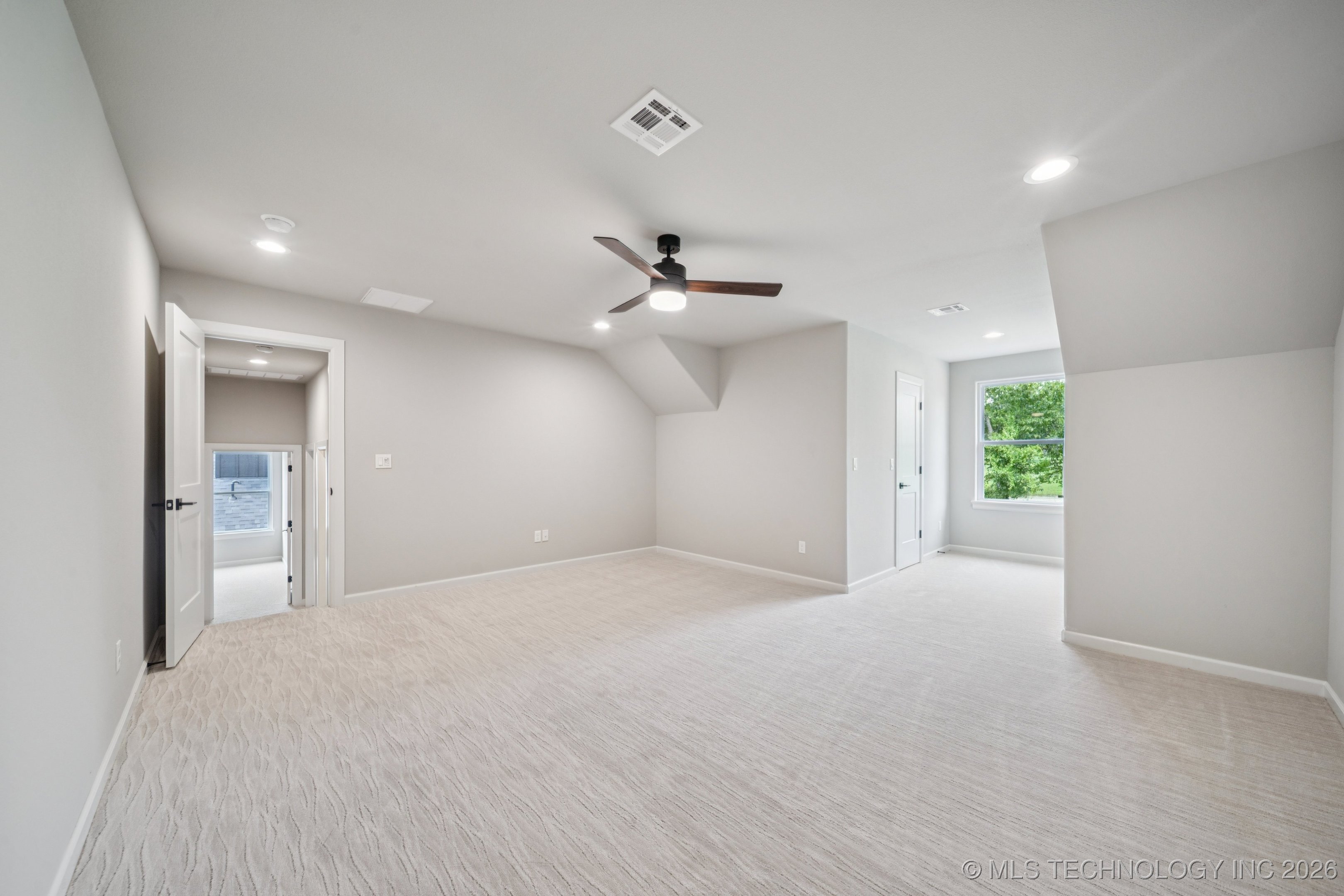 11260 S Fir Avenue Property Photo 40