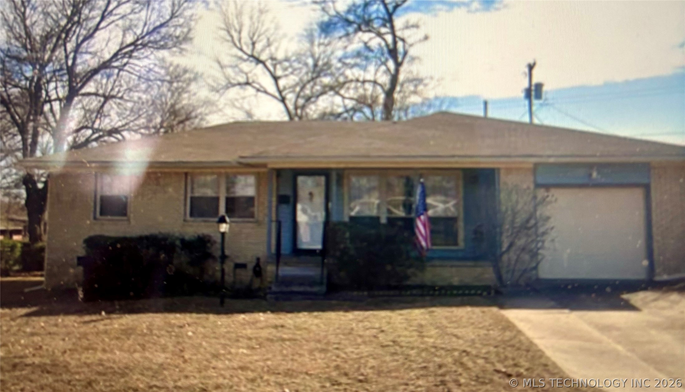 3718 E 38th Street Property Photo 1