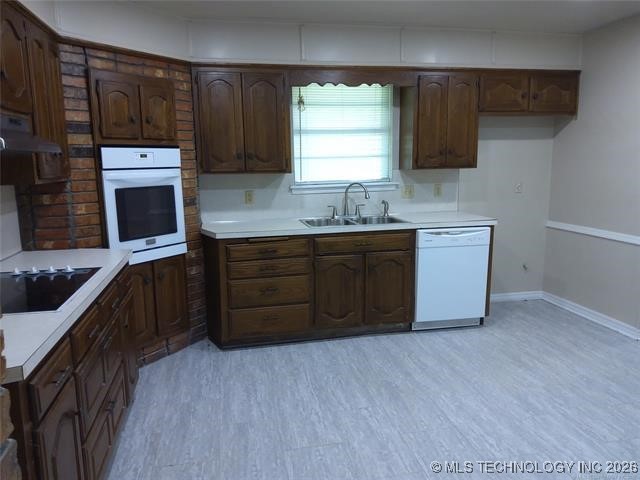 11727 N 103rd East Avenue Property Photo 7