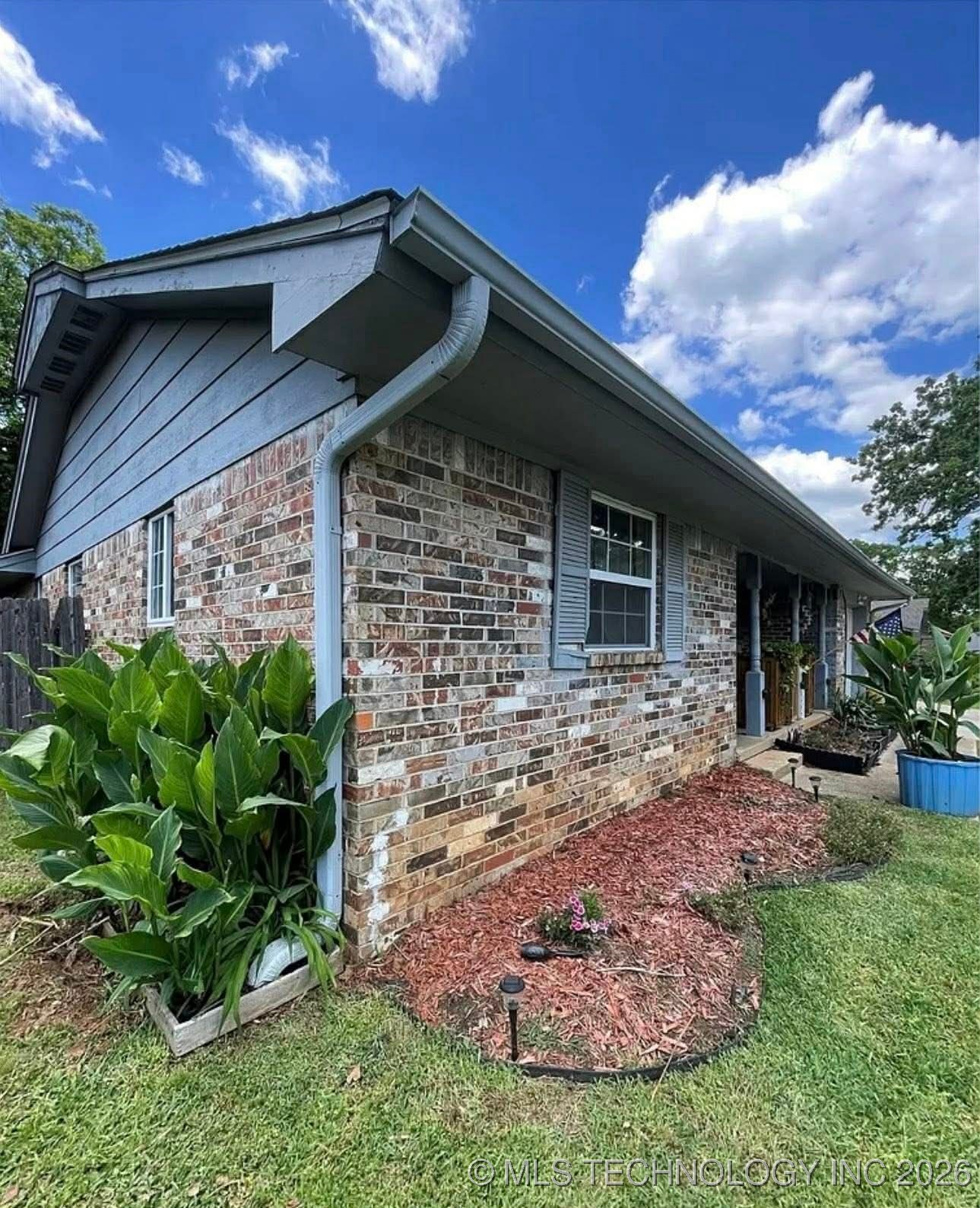 1715 Worley Street Property Photo 4