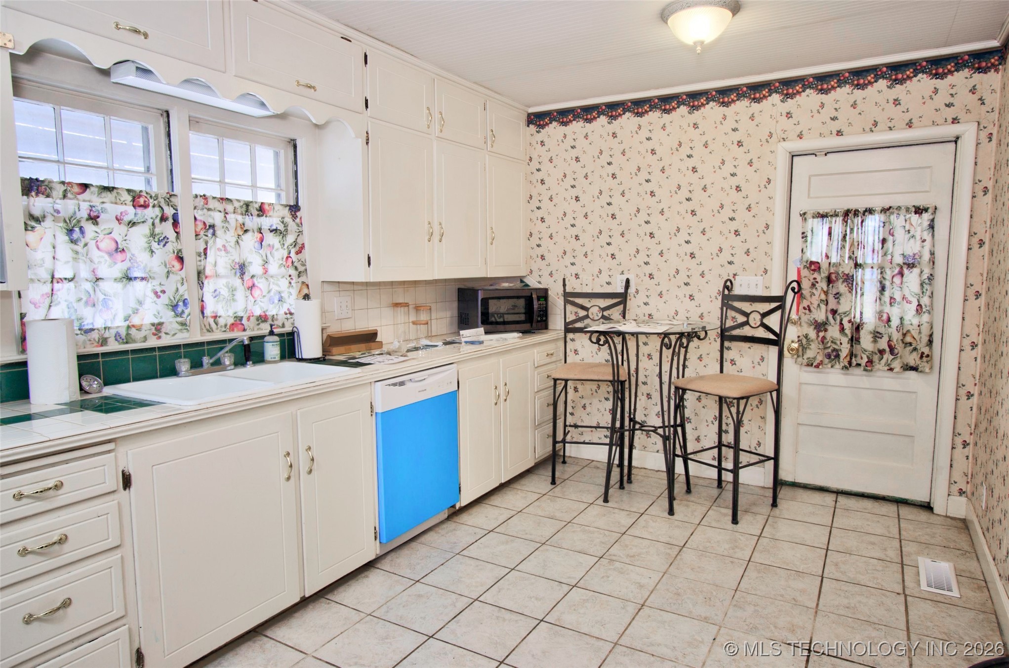 1502 Hayes Street Property Photo 9