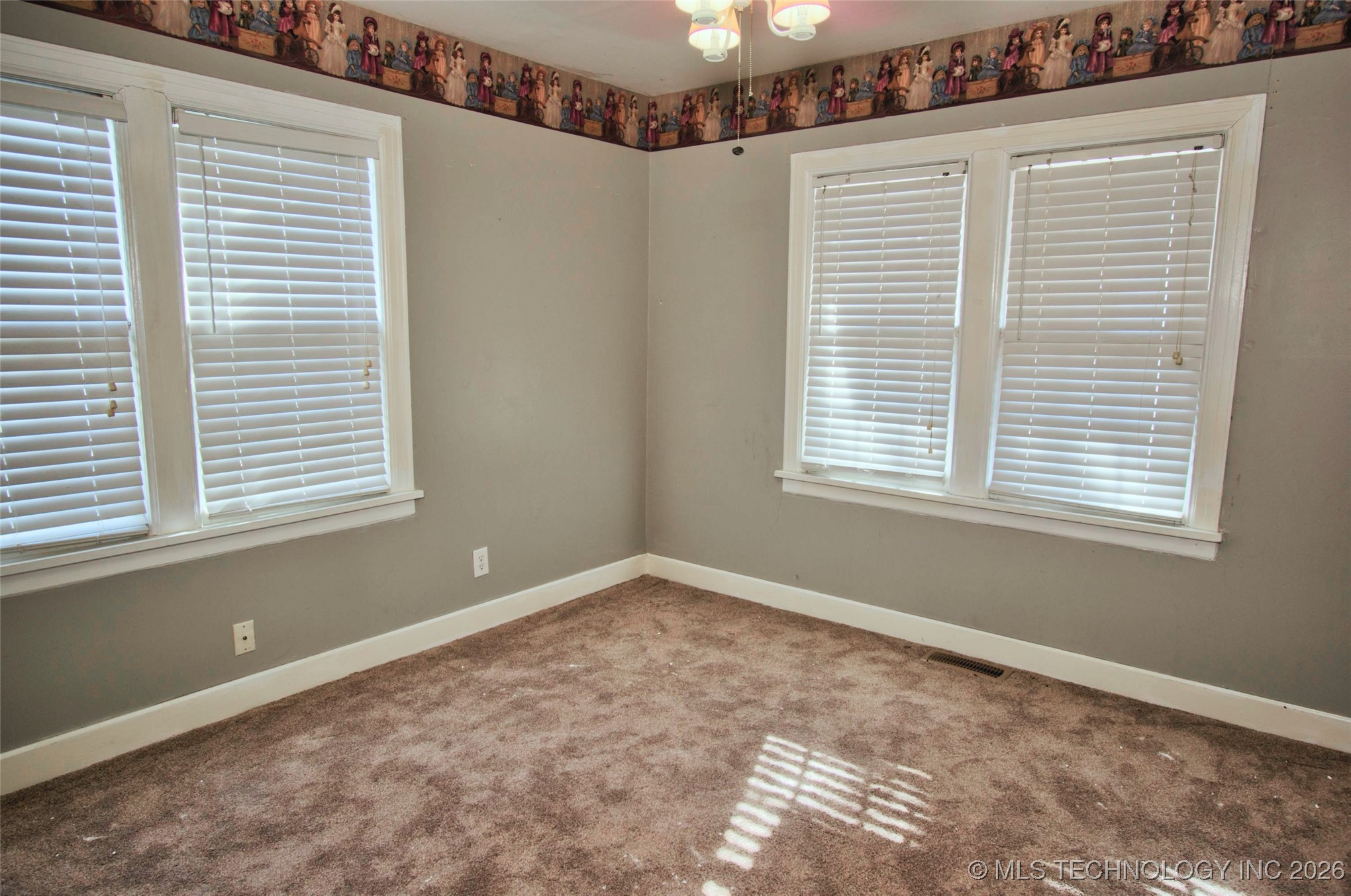 1502 Hayes Street Property Photo 14