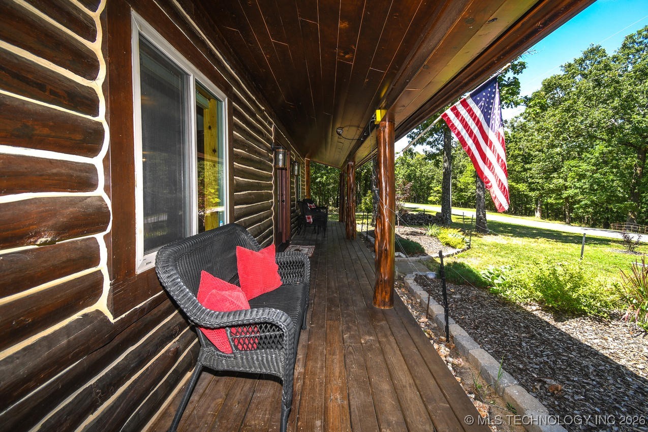 420 Deer Lake Drive Property Photo 2