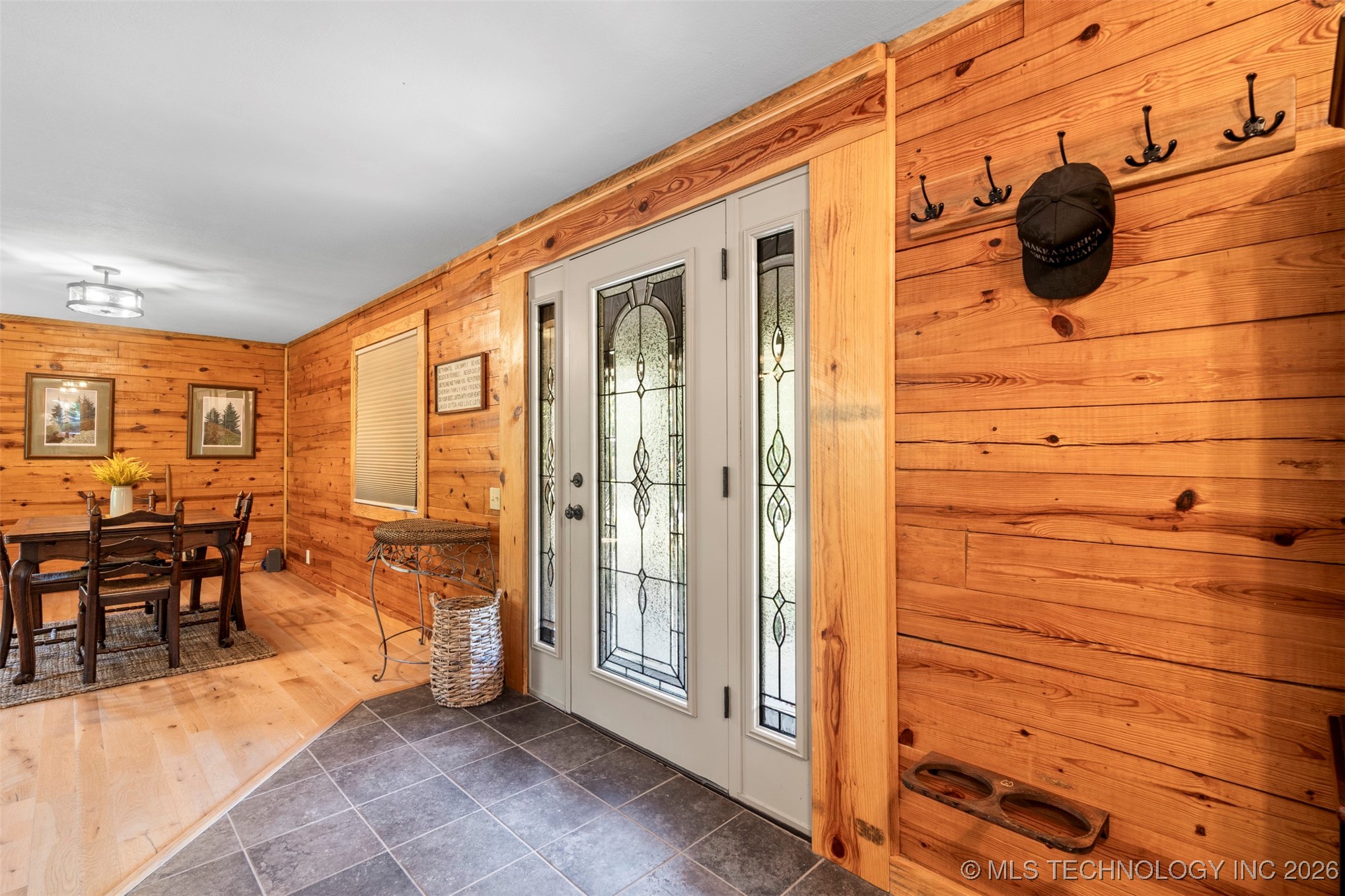 420 Deer Lake Drive Property Photo 5