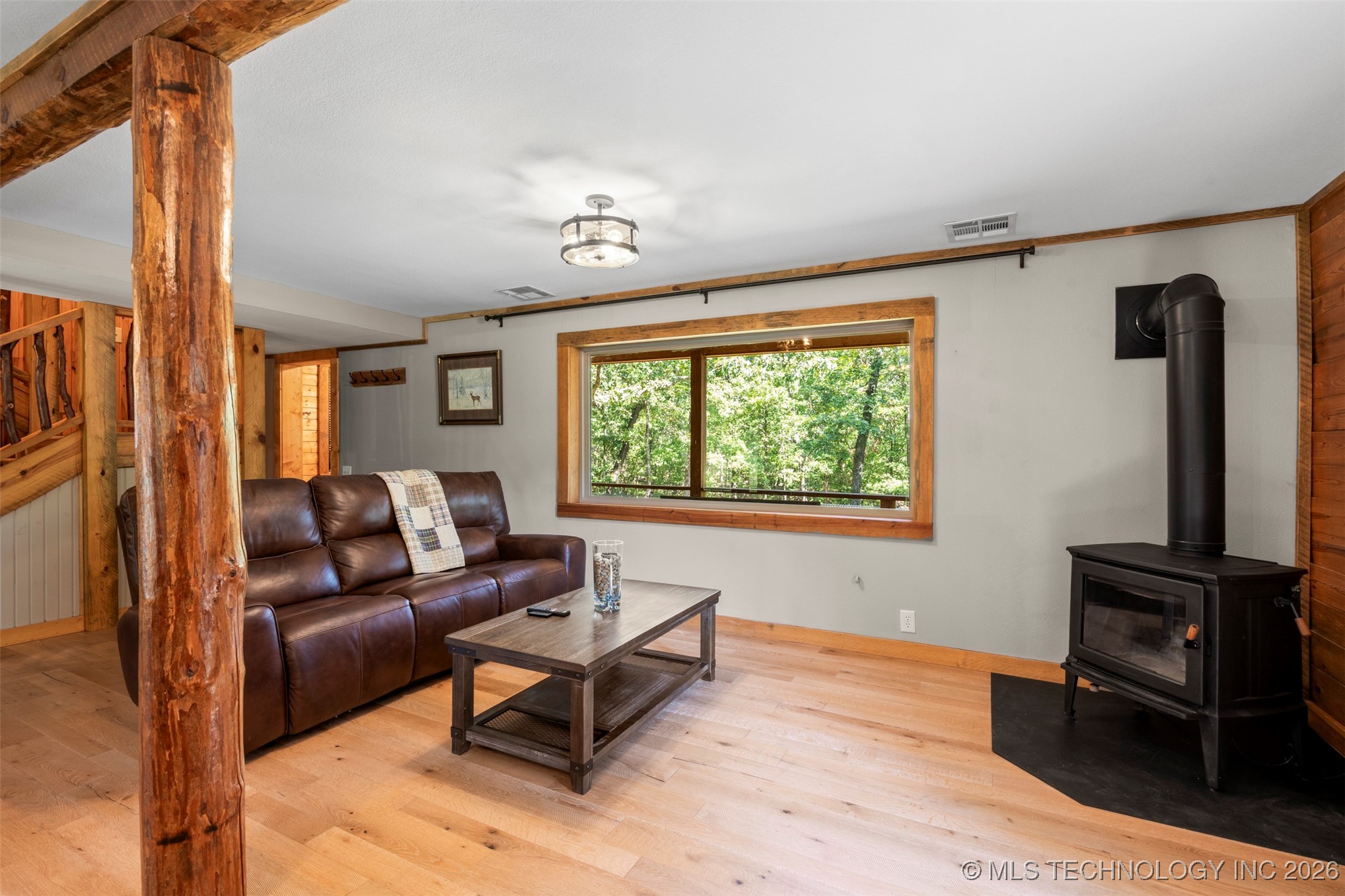 420 Deer Lake Drive Property Photo 6