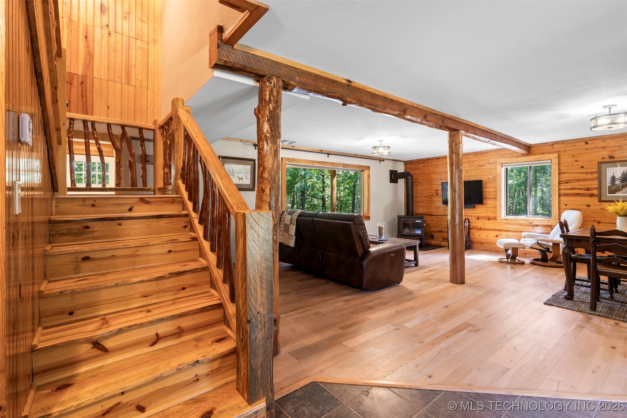 420 Deer Lake Drive Property Photo 7