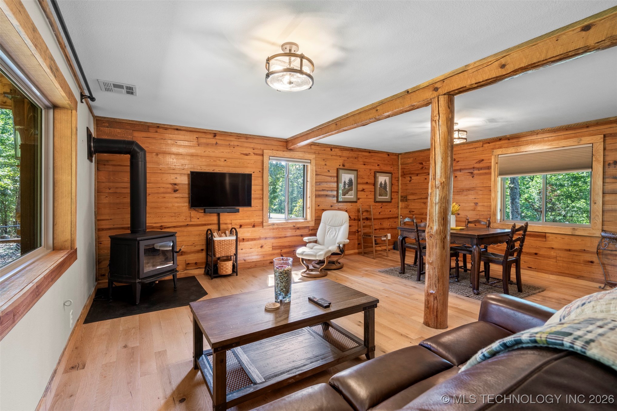 420 Deer Lake Drive Property Photo 12