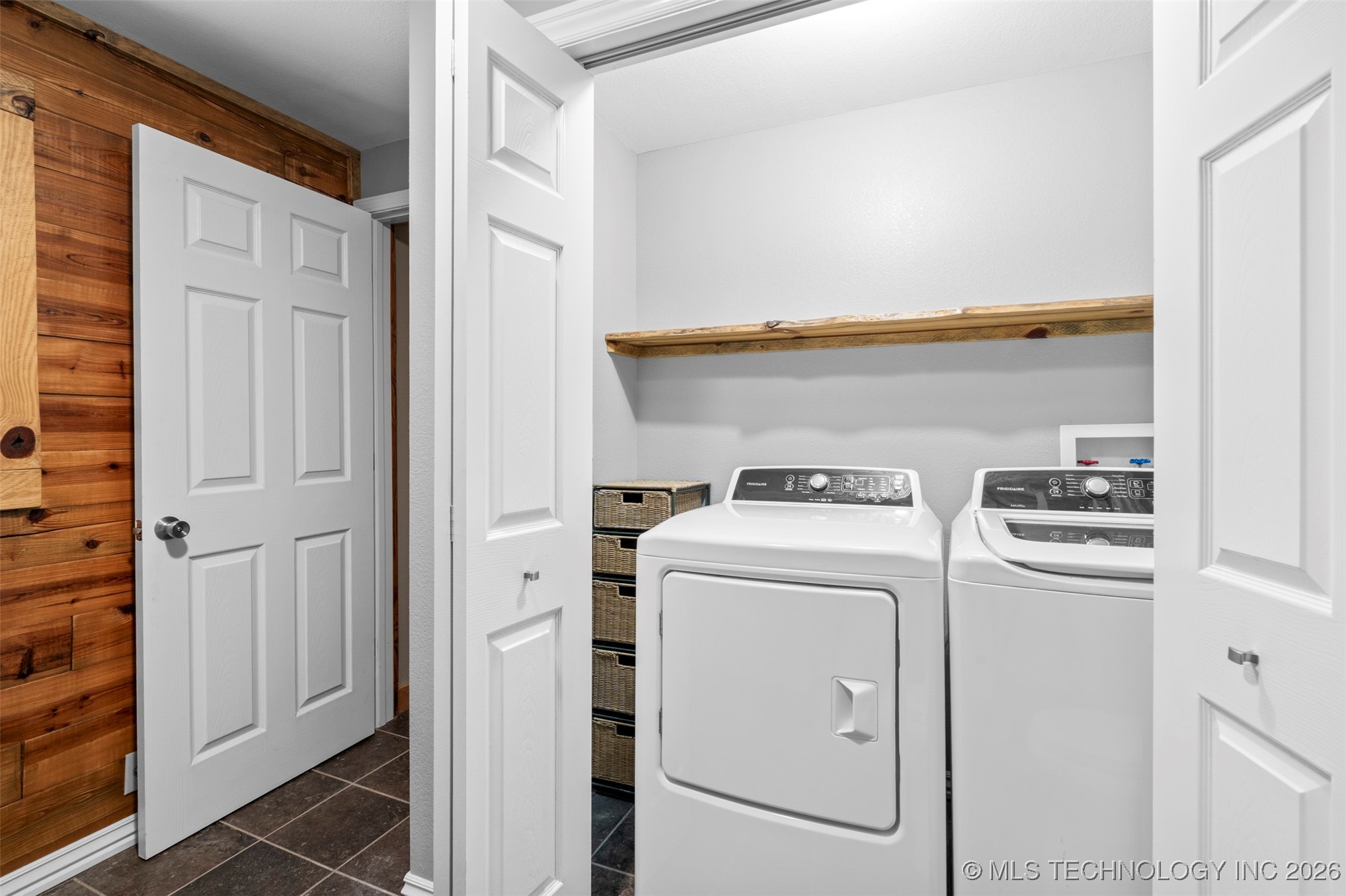 420 Deer Lake Drive Property Photo 21