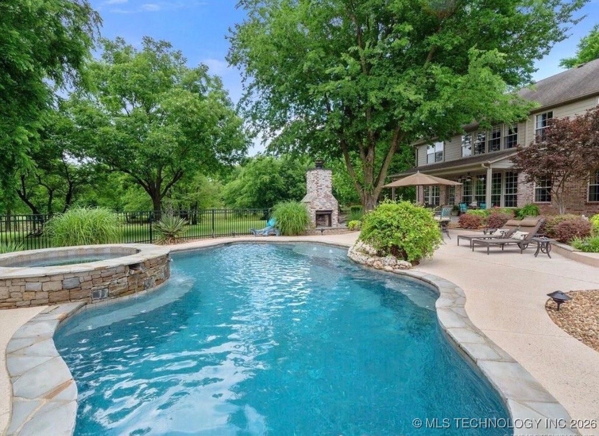 7296 N 200th East Avenue Property Photo 8