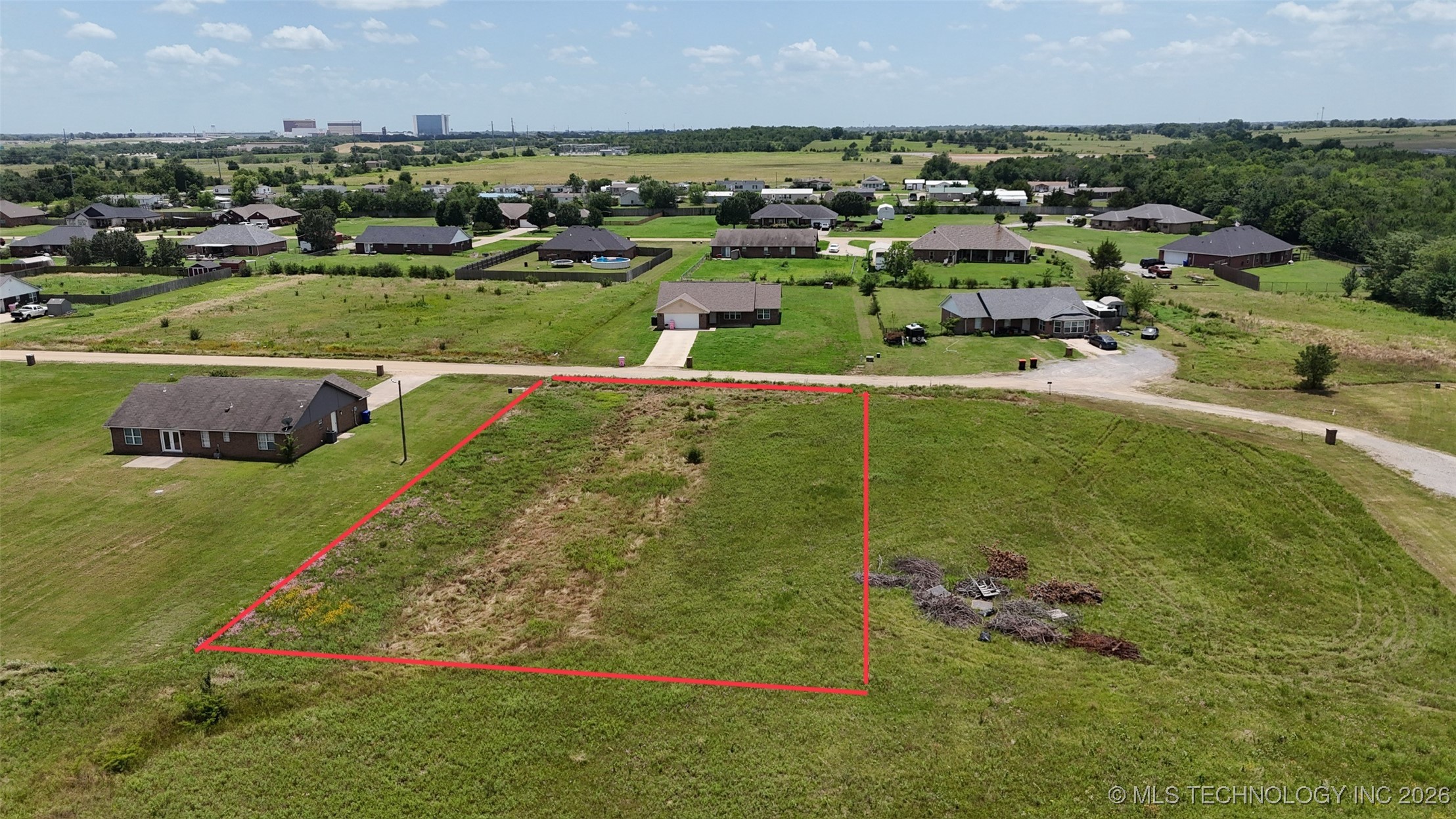 180 Michael Avenue Property Photo 2