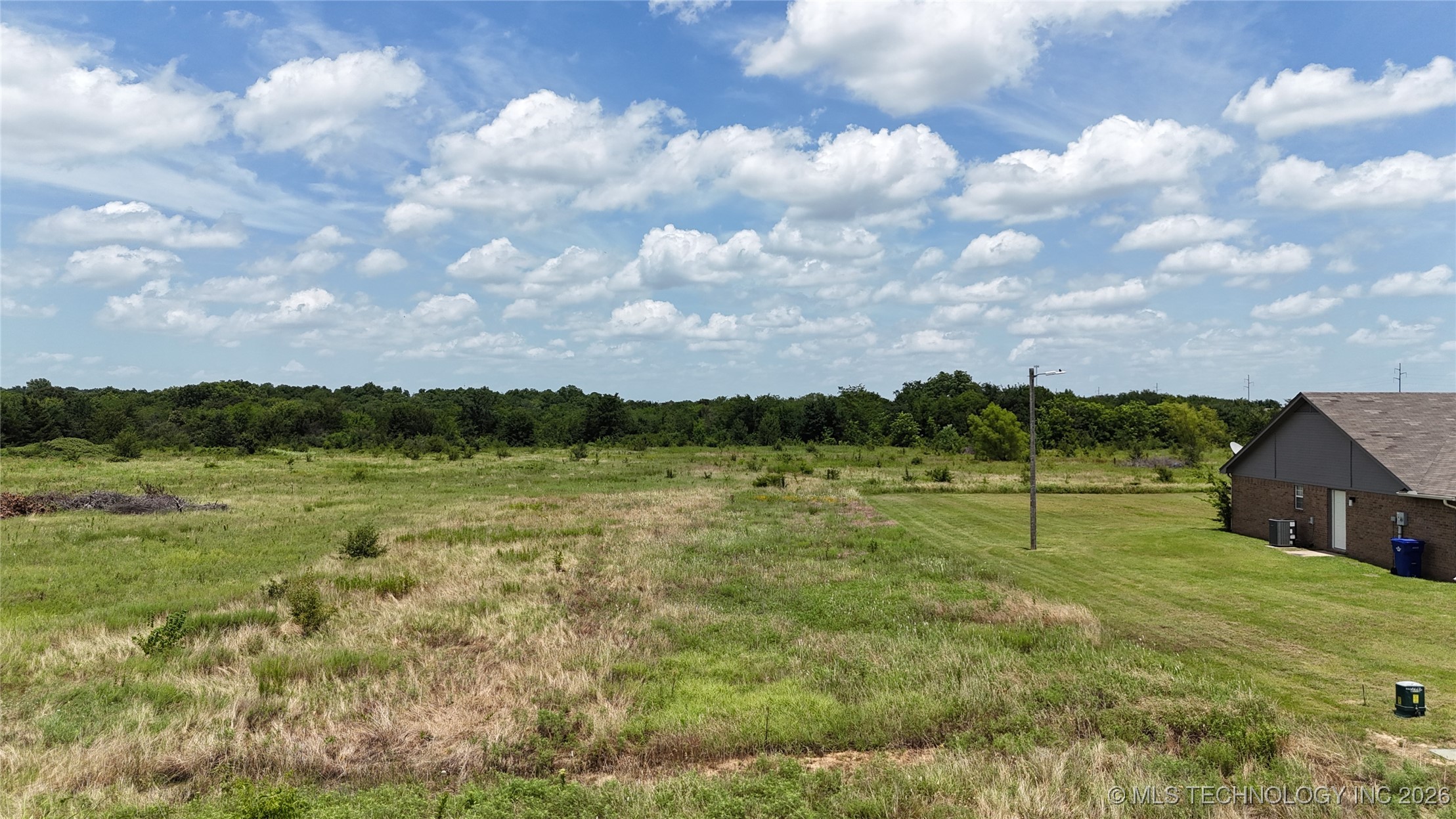 180 Michael Avenue Property Photo 3