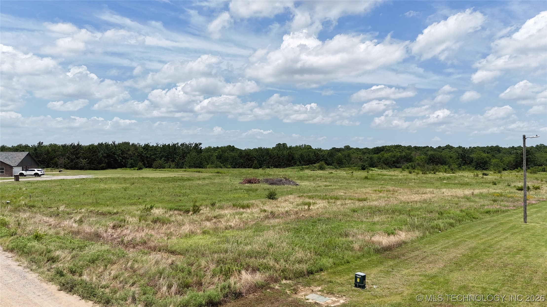 180 Michael Avenue Property Photo 4